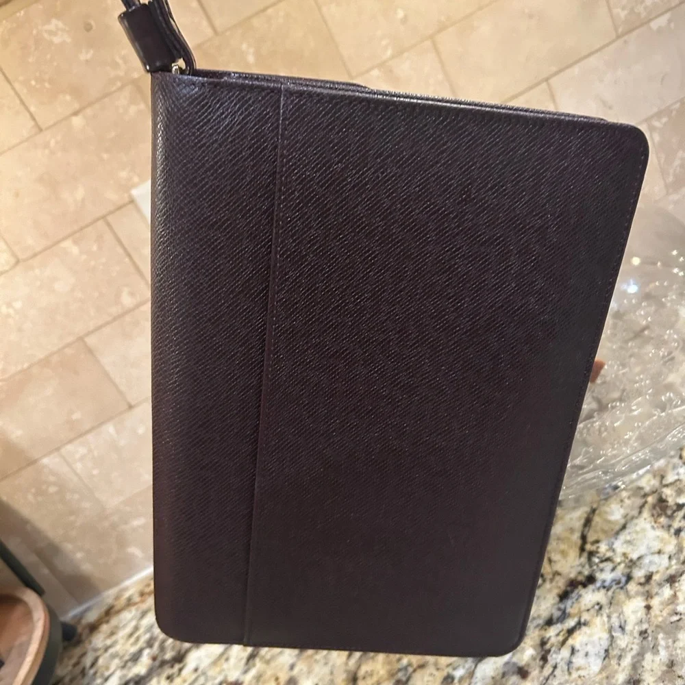 Louis Vuitton Taiga Clade Acajou Clutch Bag Business Unisex Bag LV with coa - Picture 5 of 15